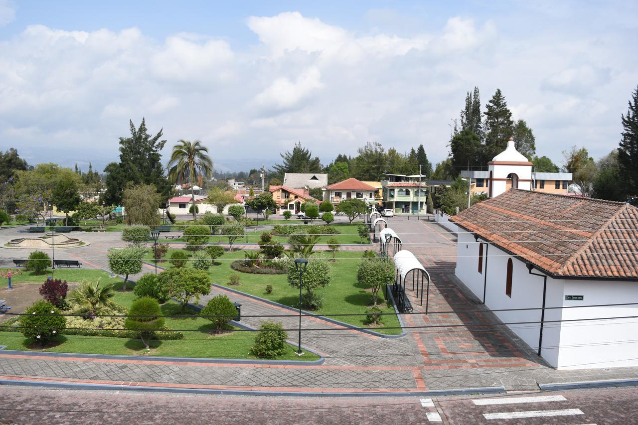 Hostal El Parque Tababela Zewnętrze zdjęcie